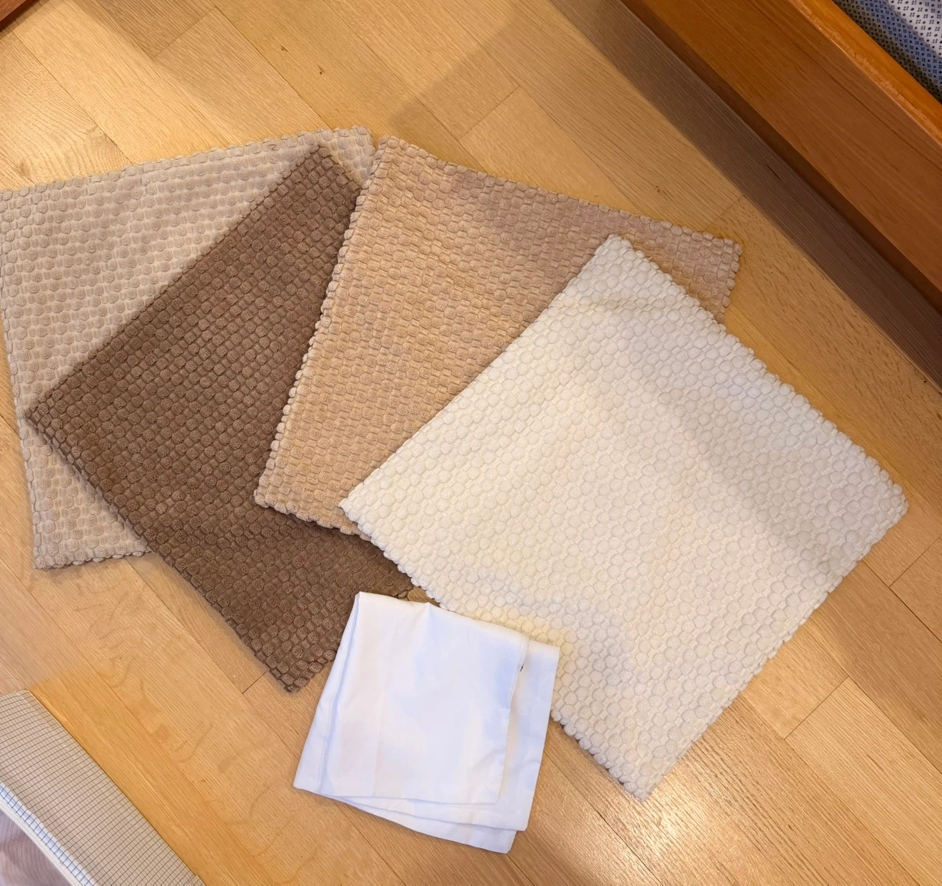 Four Velvet Textured Throw Pillow Covers + pillow protector - photo 4
