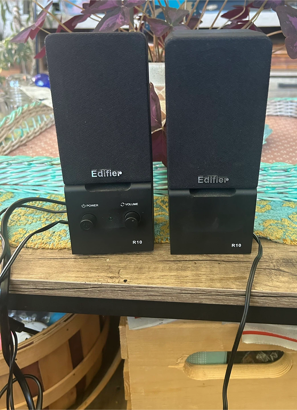 Edifier R10 Computer Speakers