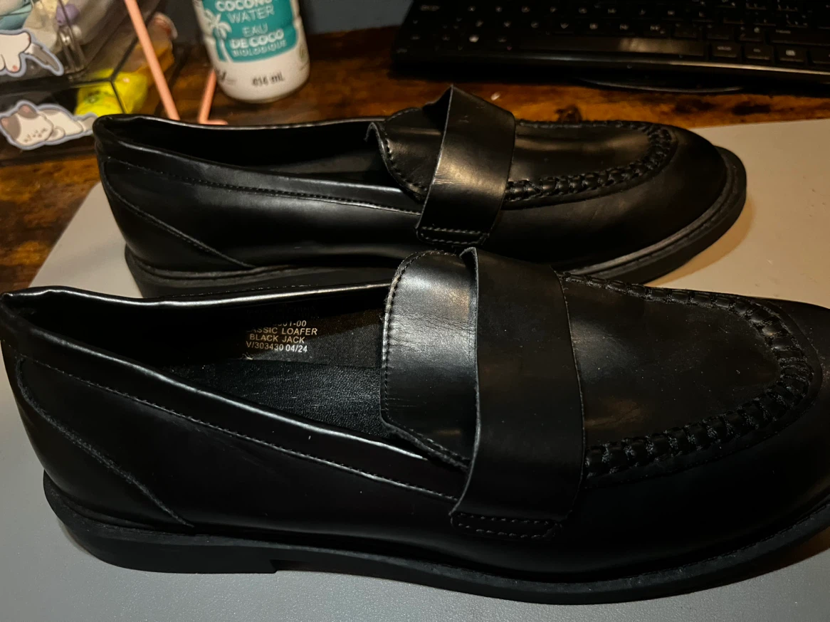 Old Navy Black Loafers