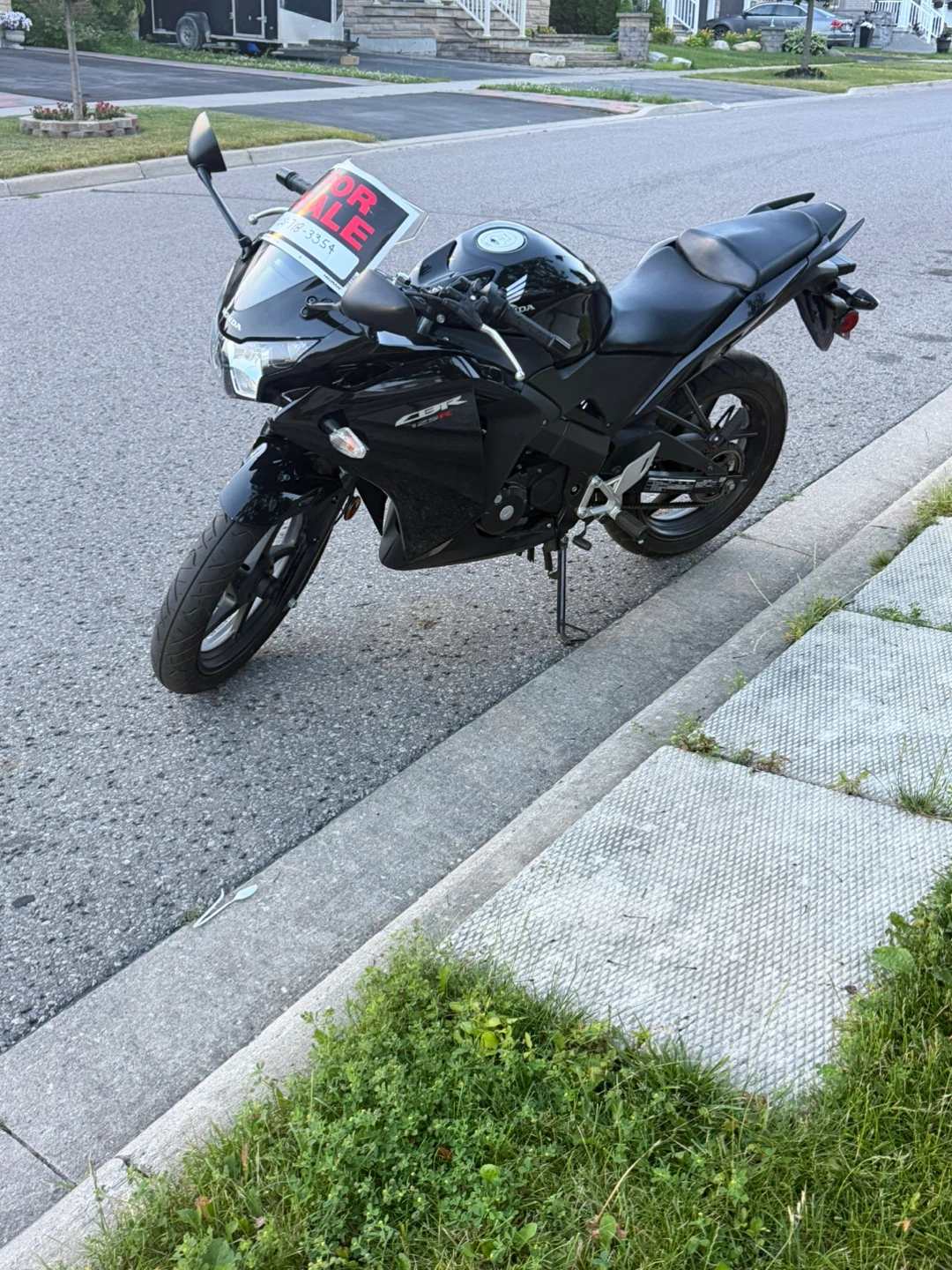 Black Honda CBR 125R Motorcycle - photo 4