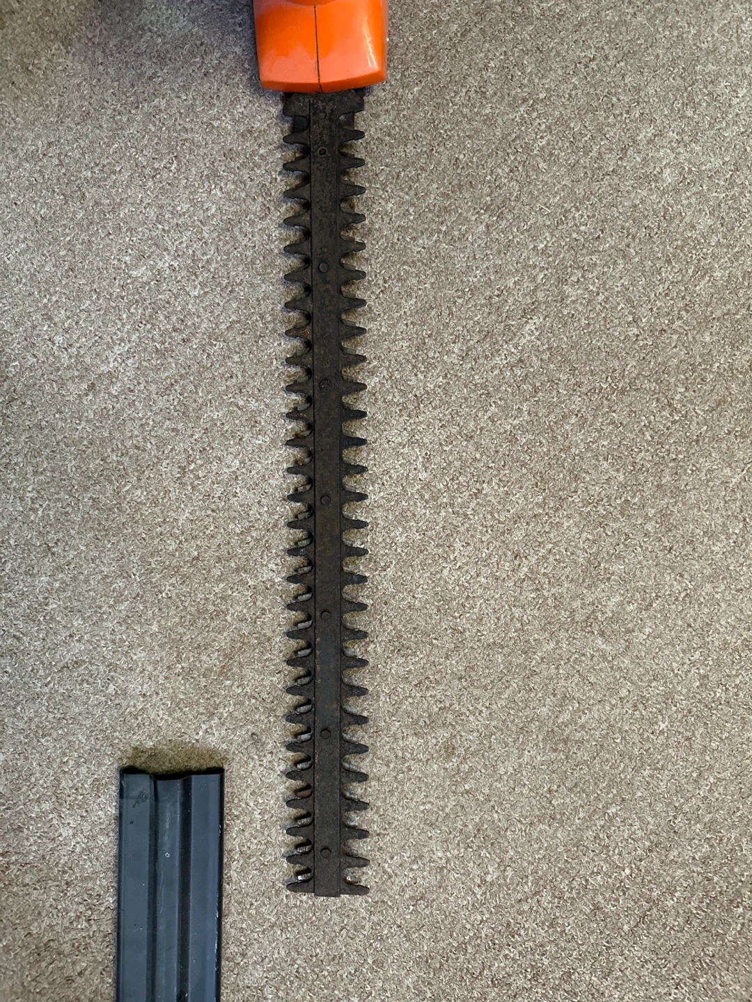 Black & Decker Type 4 Hedge Trimmer - photo 3