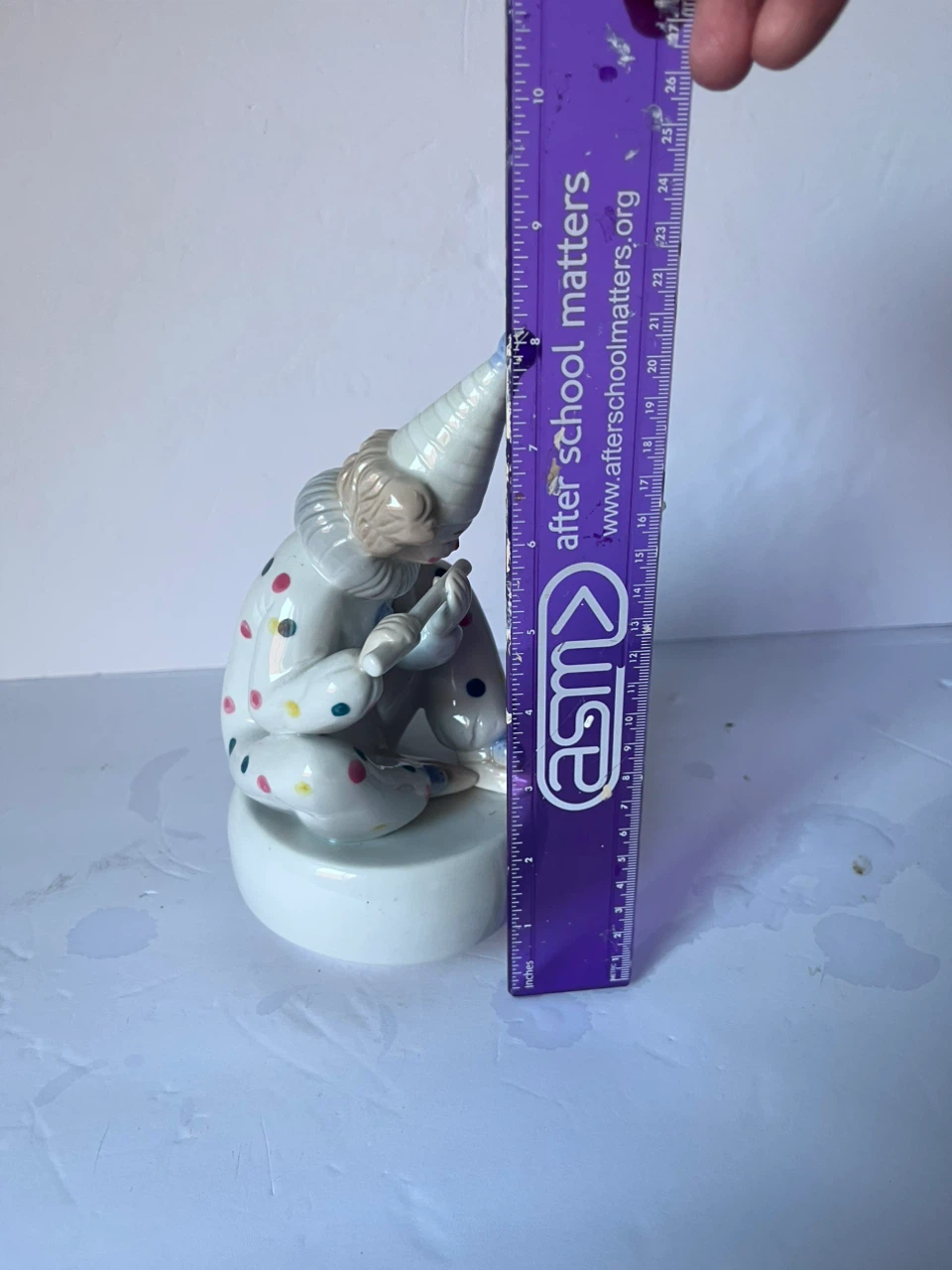 Vintage Porcelain Clown Figurine Playing Flute - photo 3