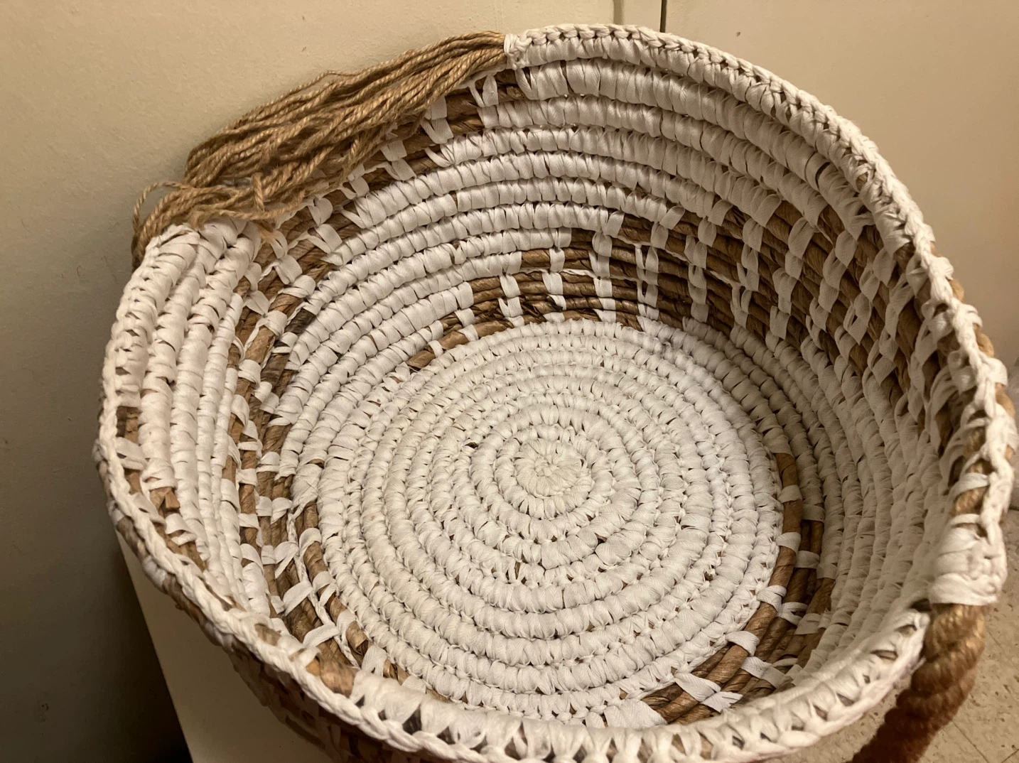 Woven Storage Basket with Rope Handles-Free Tray-16” Diameter - photo 4