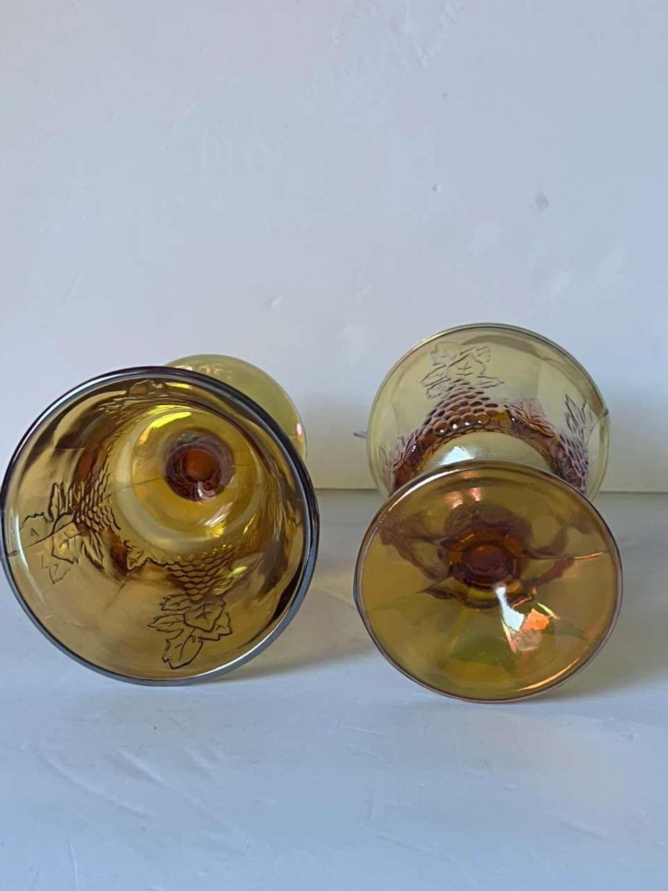 Set of 2 Amber Grape Pattern Goblets - photo 2