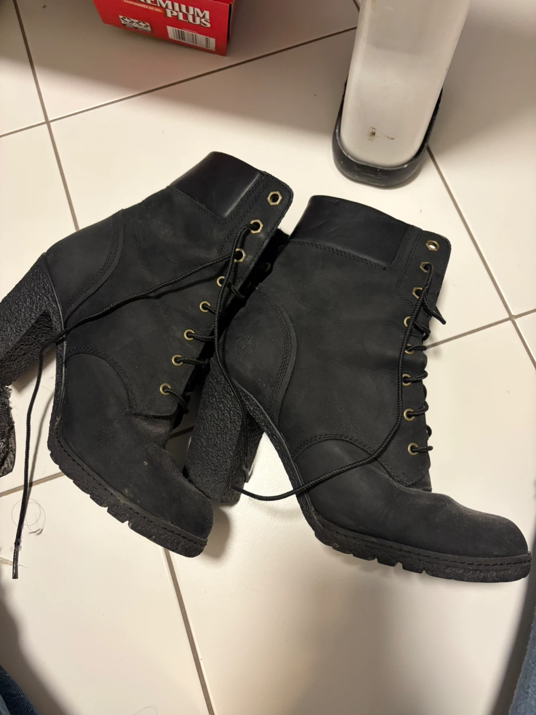 Timberland Black Lace-Up Heeled Boots - photo 2