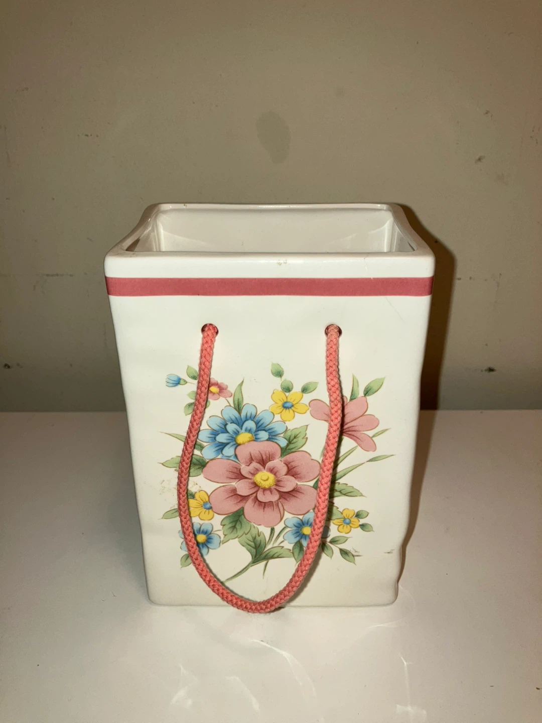 Vintage FTDA Ceramic Gift Bag Vase Made in Japan-4”x3”x6”