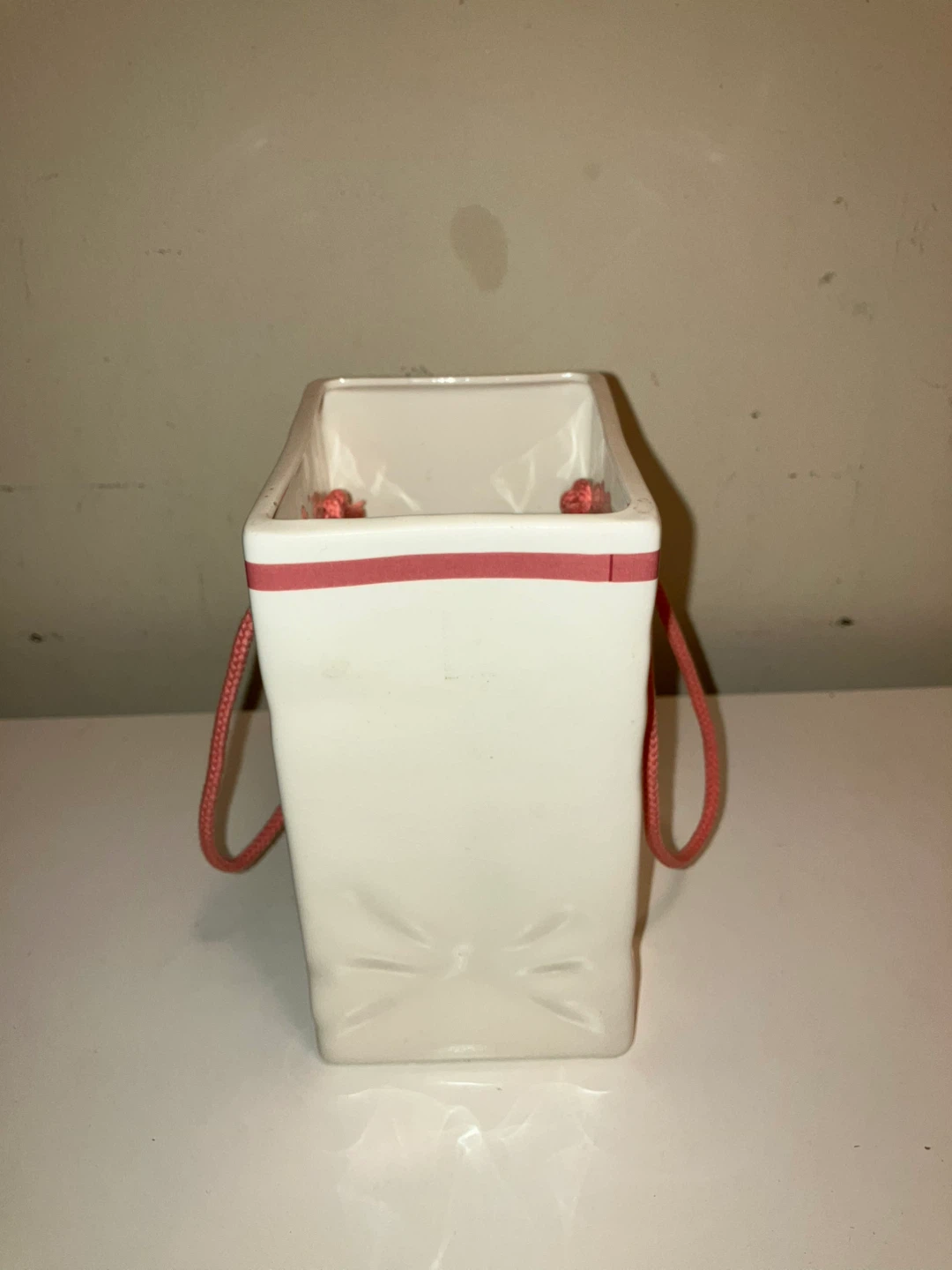 Vintage FTDA Ceramic Gift Bag Vase Made in Japan-4”x3”x6” - photo 3