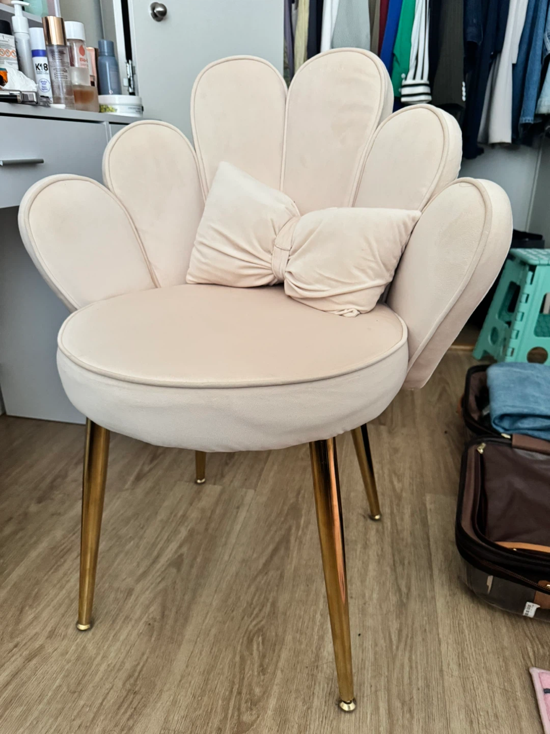 Velvet Accent Chair with Bow Pillow - Cream - photo 4