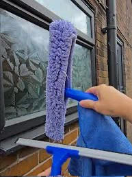 ⚽ Blue Microfiber Window Cleaner with Handle