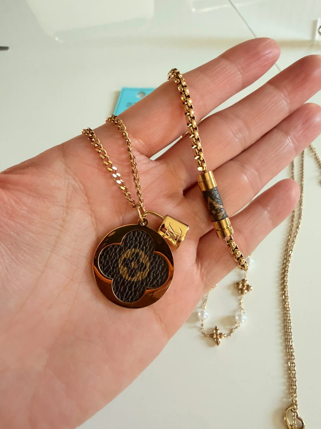 Louis Vuitton Inspired Necklace and Earrings Set - photo 4