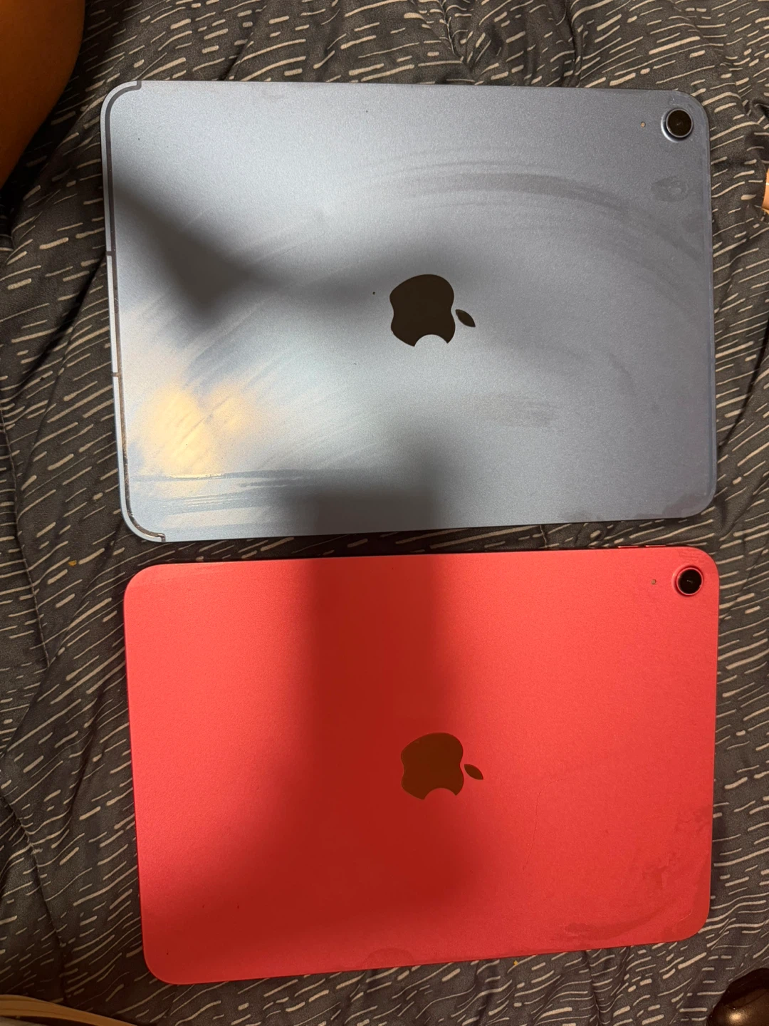 Apple iPad Air (4th Gen) - Blue & Pink