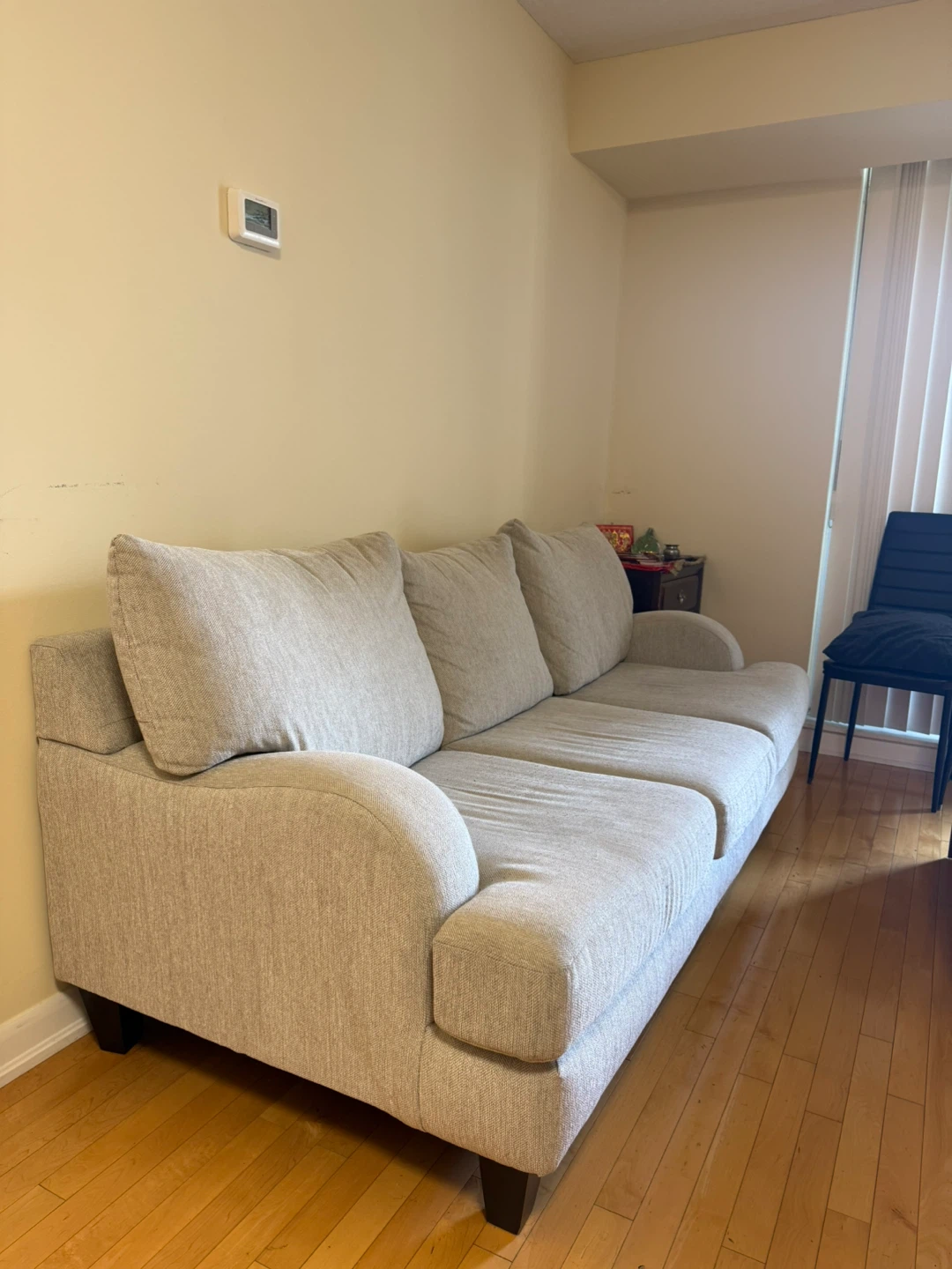 Modern Light Grey 3-Seater Sofa – Excellent Condition - photo 2