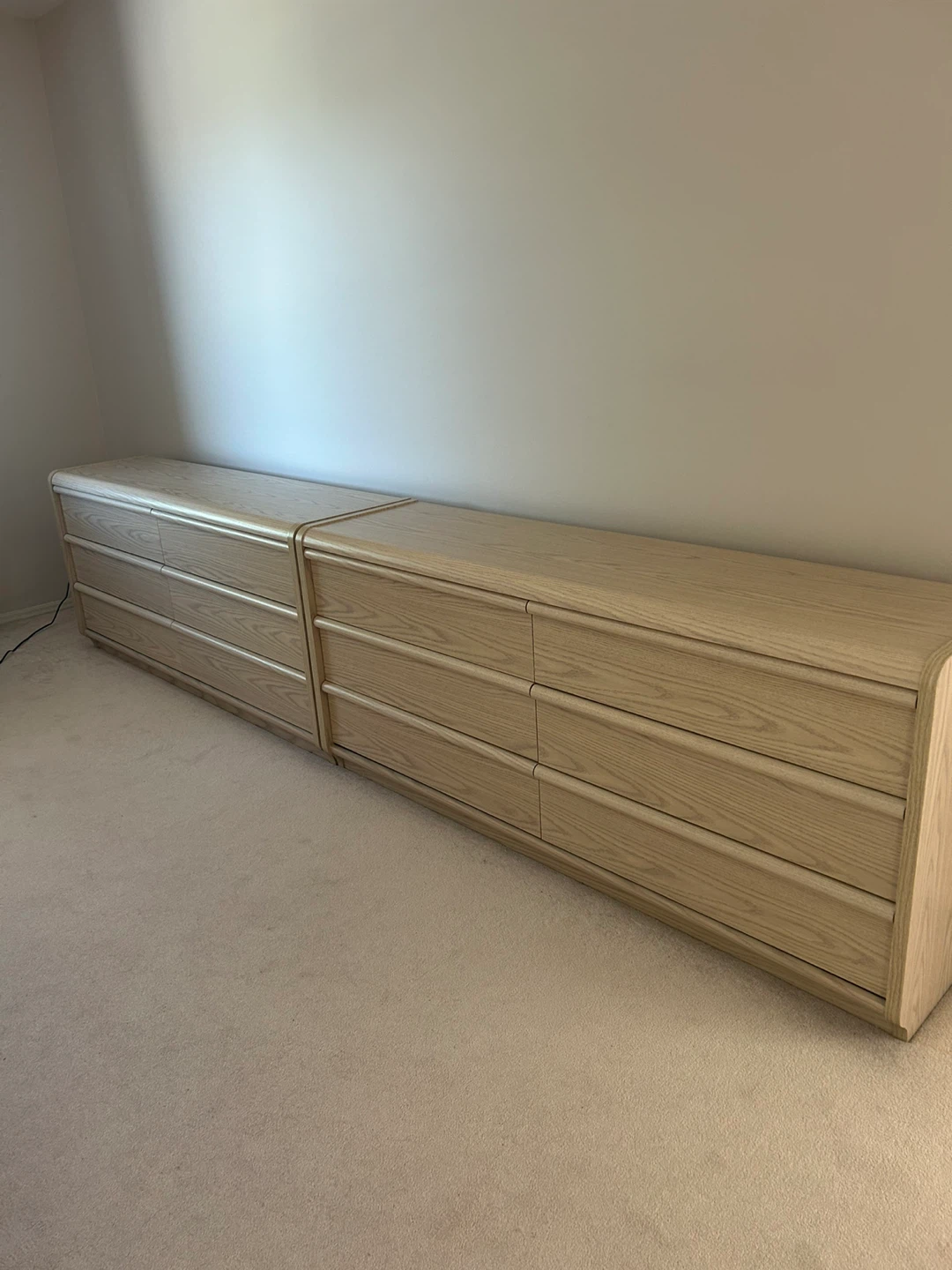 Dressers with 6 large drawers at $150 each (3 nos) - photo 2