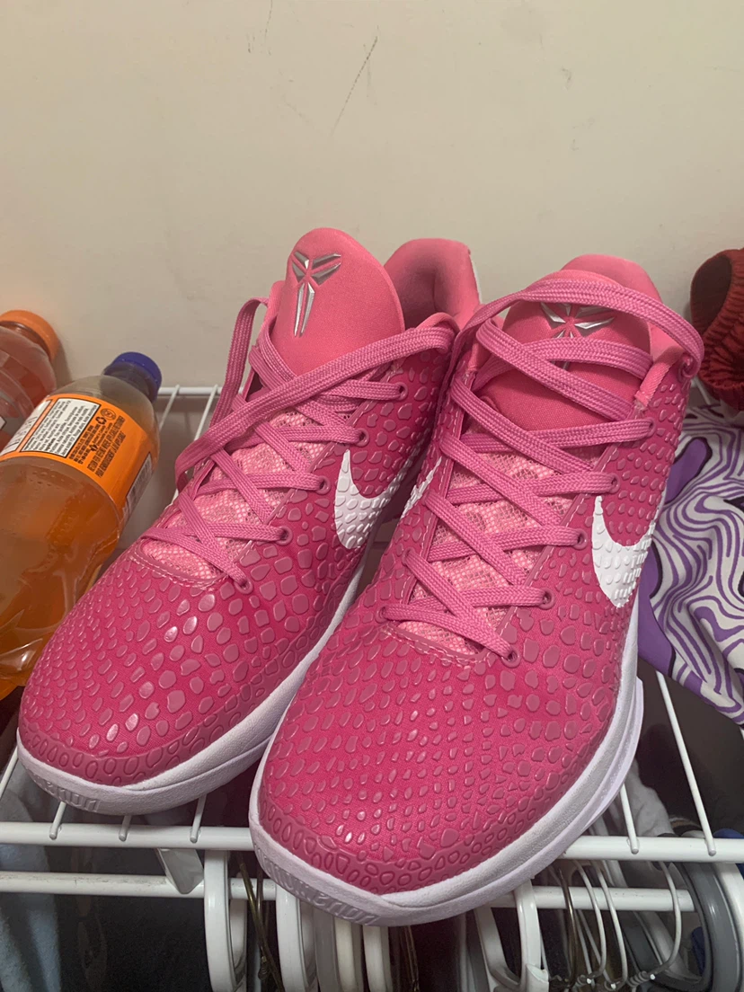 Nike Kobe think pink Basketball Shoes - photo 3