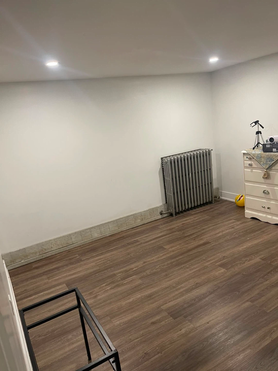 Huge private room in basement