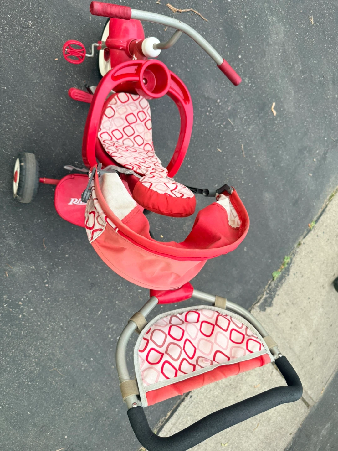 Radio Flyer Red Tricycle with Push Handle - photo 2