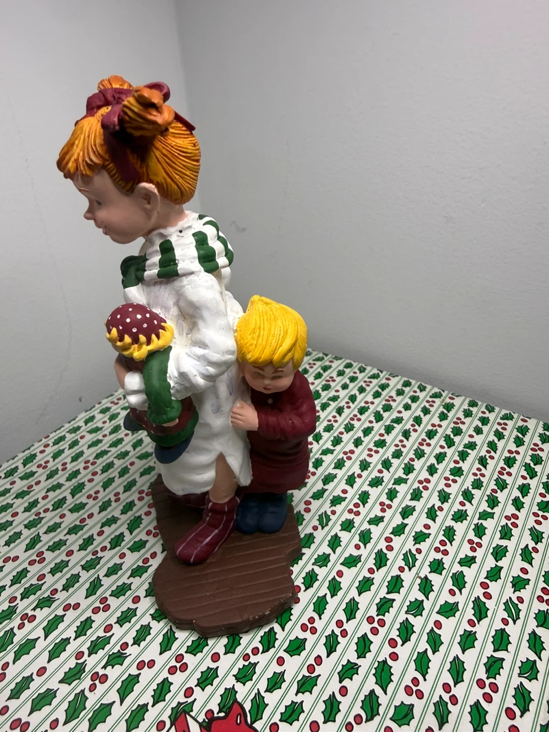 Figurine of Two Children - photo 3
