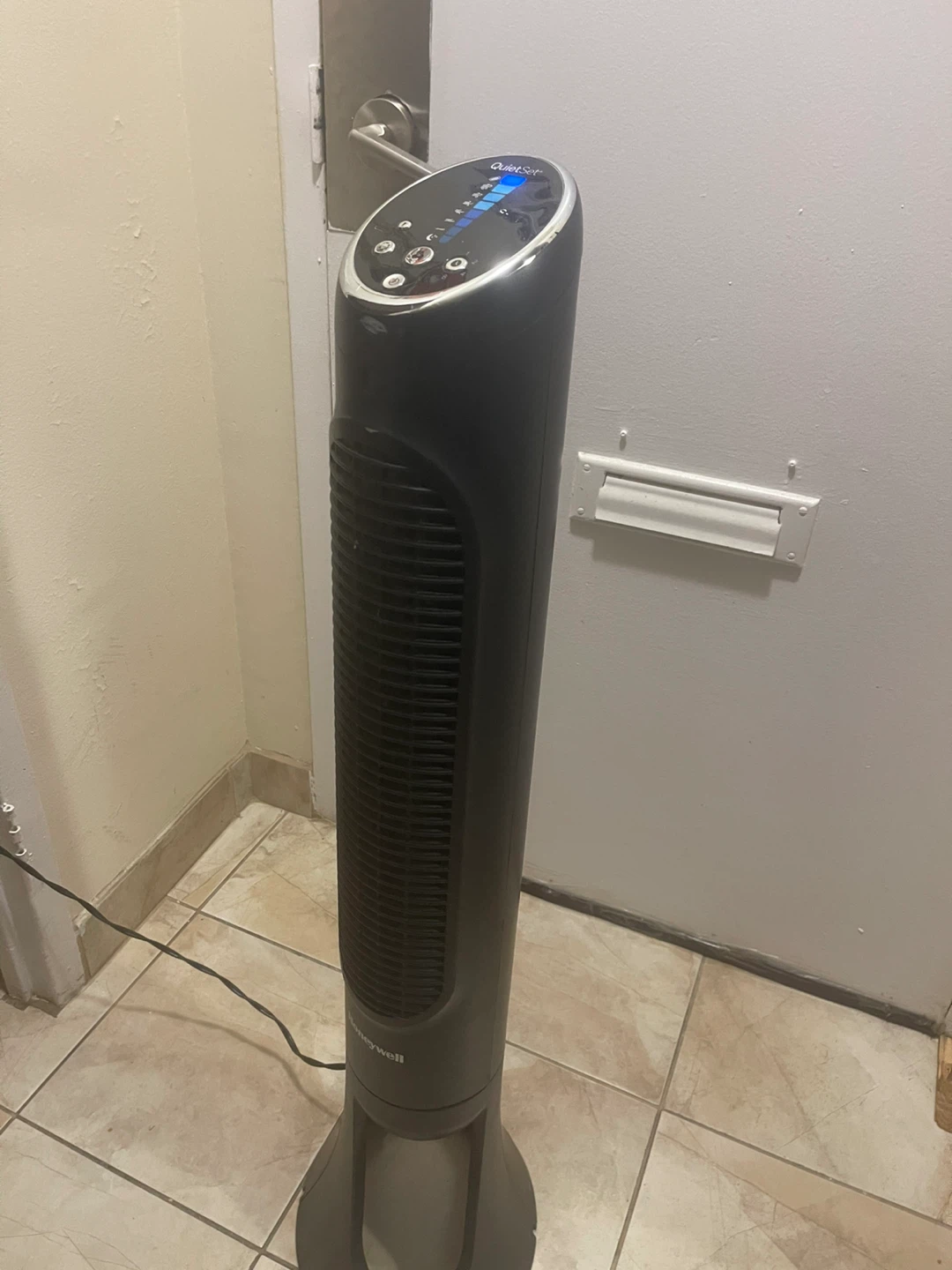 Honeywell QuietSet Tower Fan - photo 2