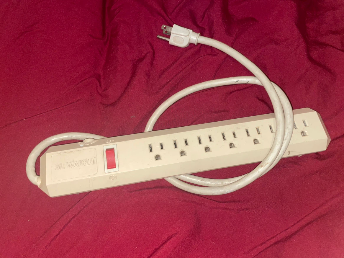 SL Waber 6-Outlet Power Strip