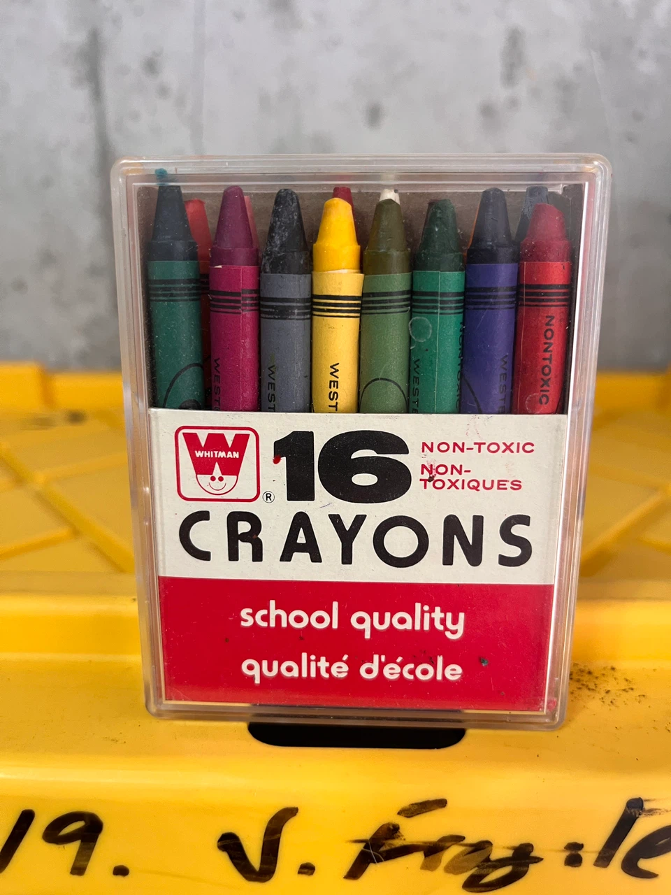 Whitman VINTAGE 16 Crayons
