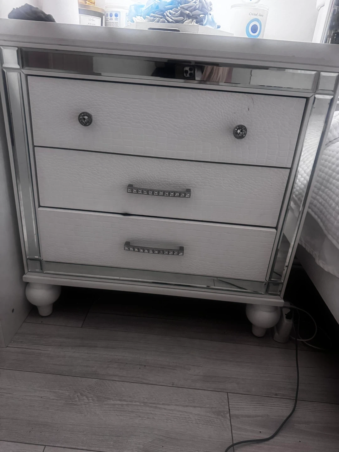 White king bedroom set all for 799$ - photo 4