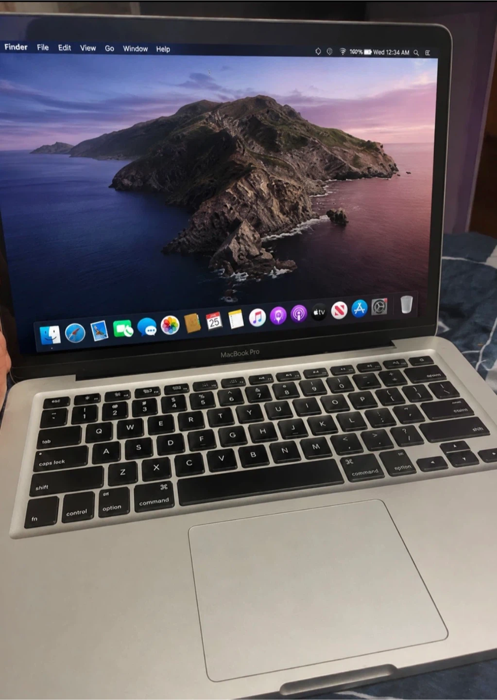 Apple MacBook Pro Laptop - photo 2