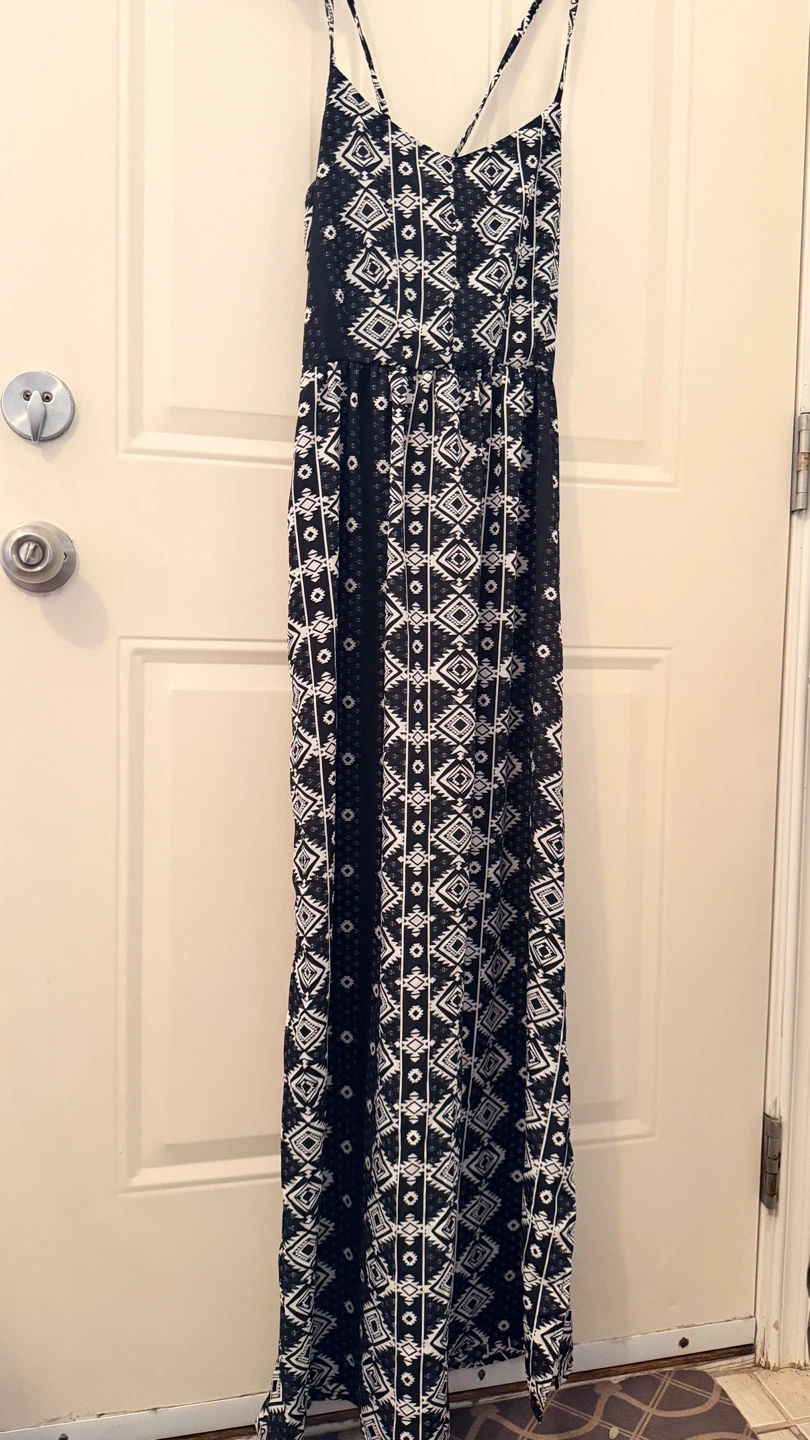 Black and White Pattern Maxi Dress Size M