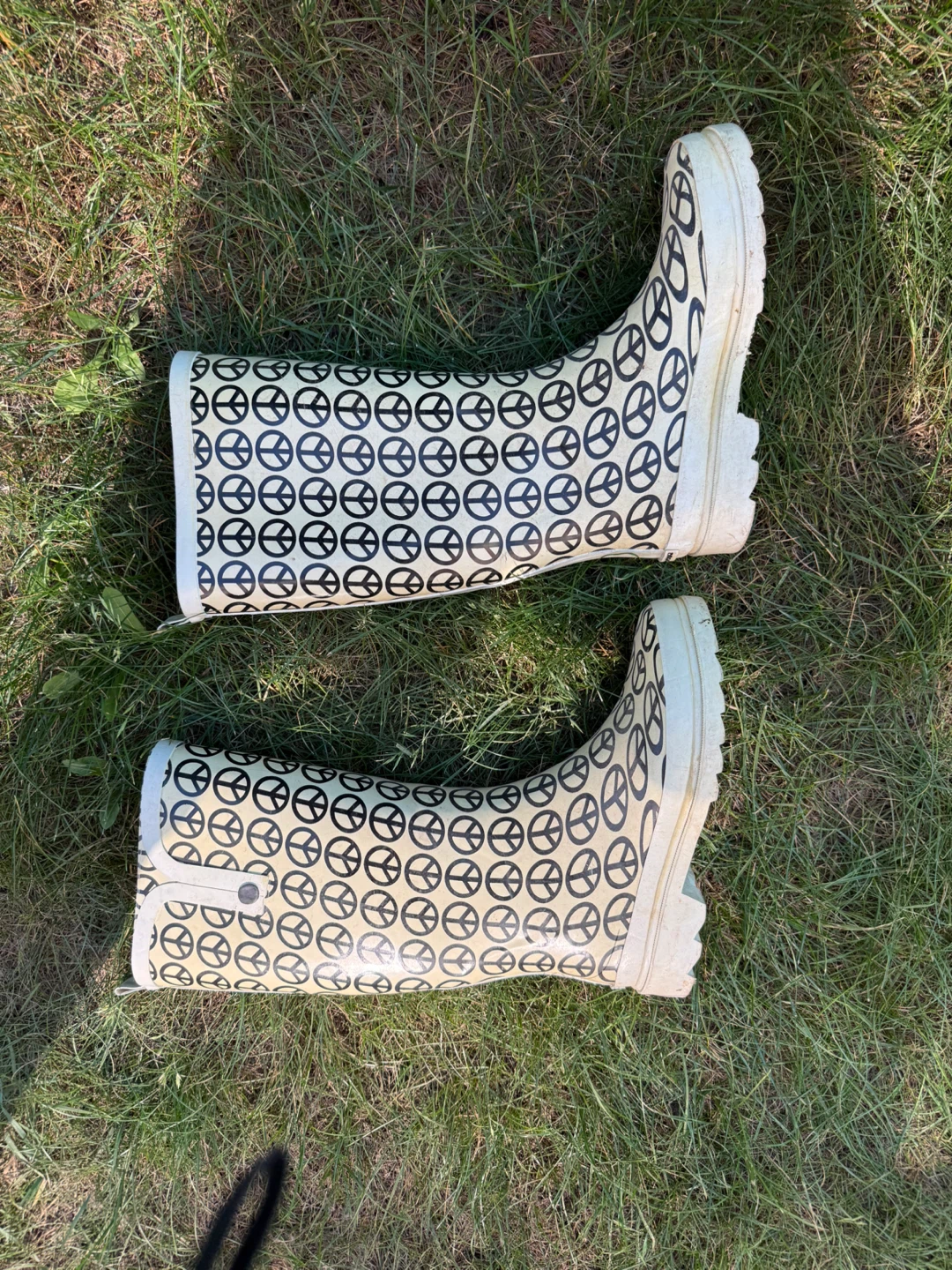 Peace Sign Rain Boots Ladies Size 7 - photo 3