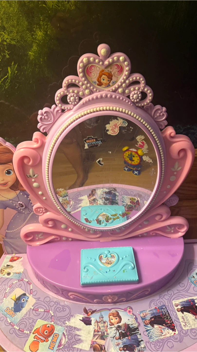 Disney Sofia the First Vanity Playset with Stool sound - photo 3
