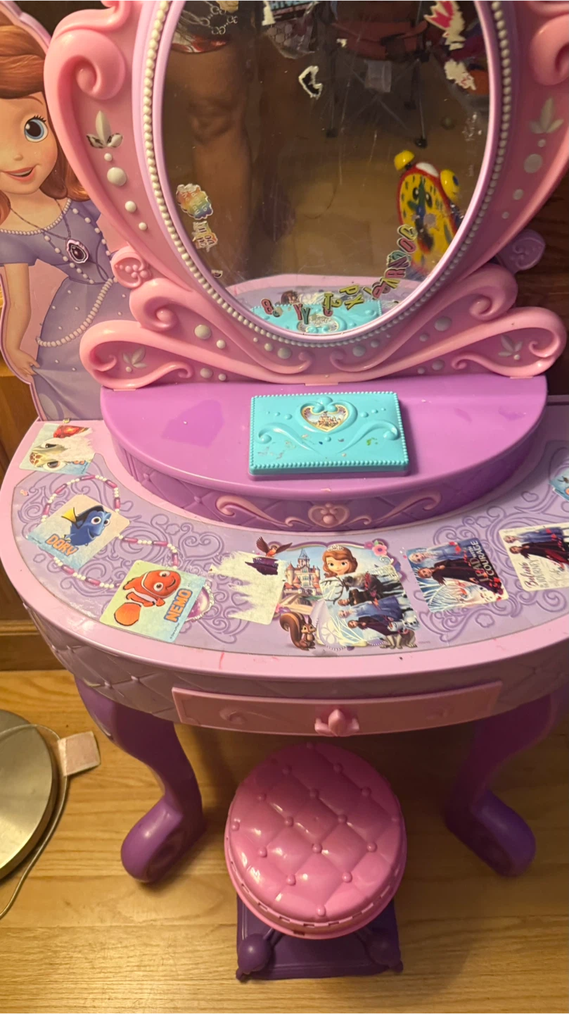Disney Sofia the First Vanity Playset with Stool sound - photo 4