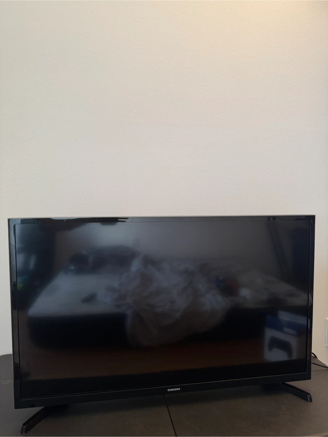 Samsung Smart TV with Remote - photo 2