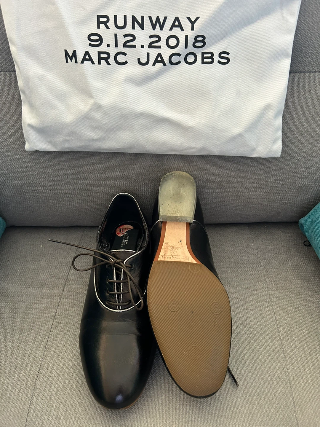 Marc Jacobs Black Leather Oxford Shoes - photo 2