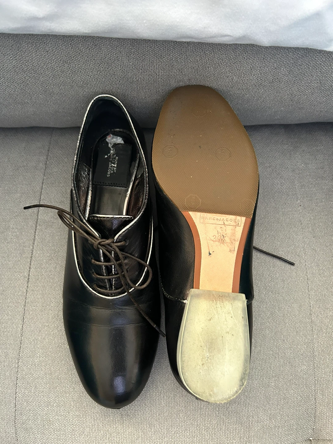 Marc Jacobs Black Leather Oxford Shoes - photo 3