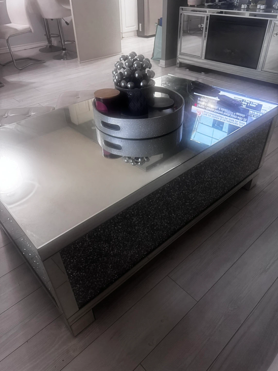 Crushed Crystal Mirrored Coffee Table and console - photo 2