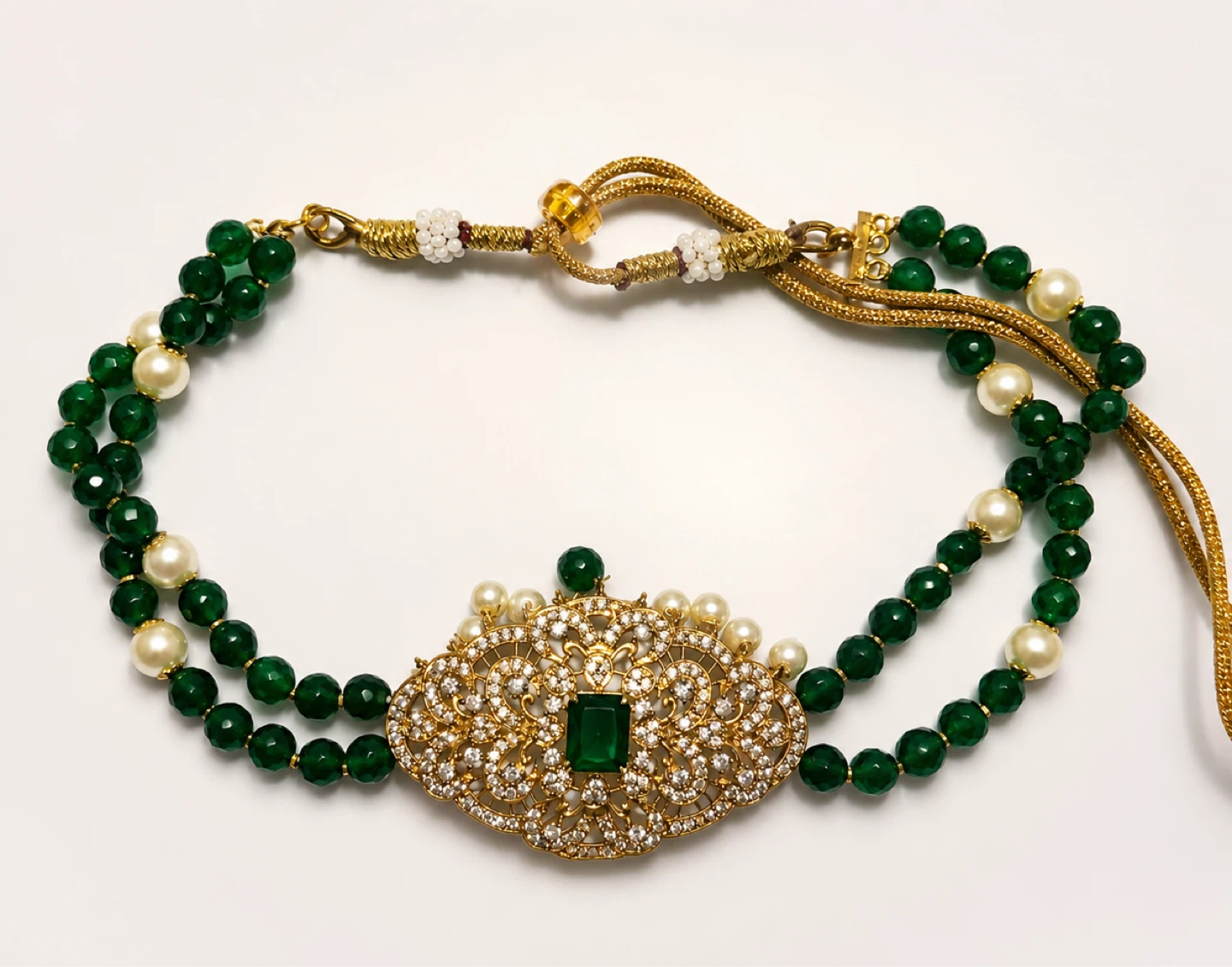 Green beaded necklace with pendant