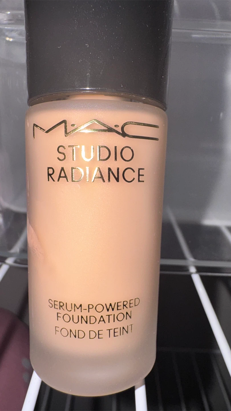 MAC Studio Radiance Serum-Powered Foundation C4 - photo 3