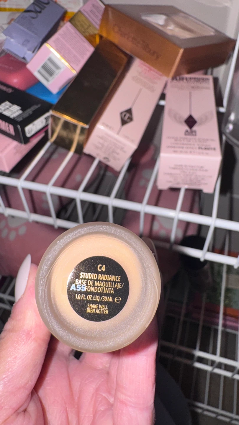 MAC Studio Radiance Serum-Powered Foundation C4 - photo 5