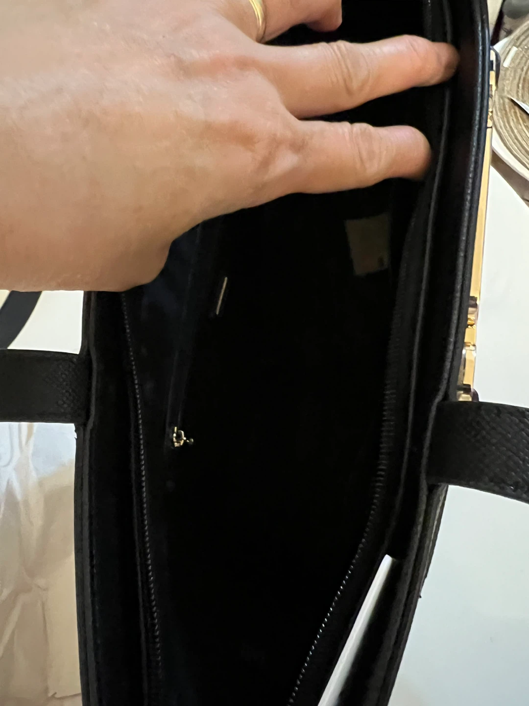 Black Guess Tote Bag- New - photo 5