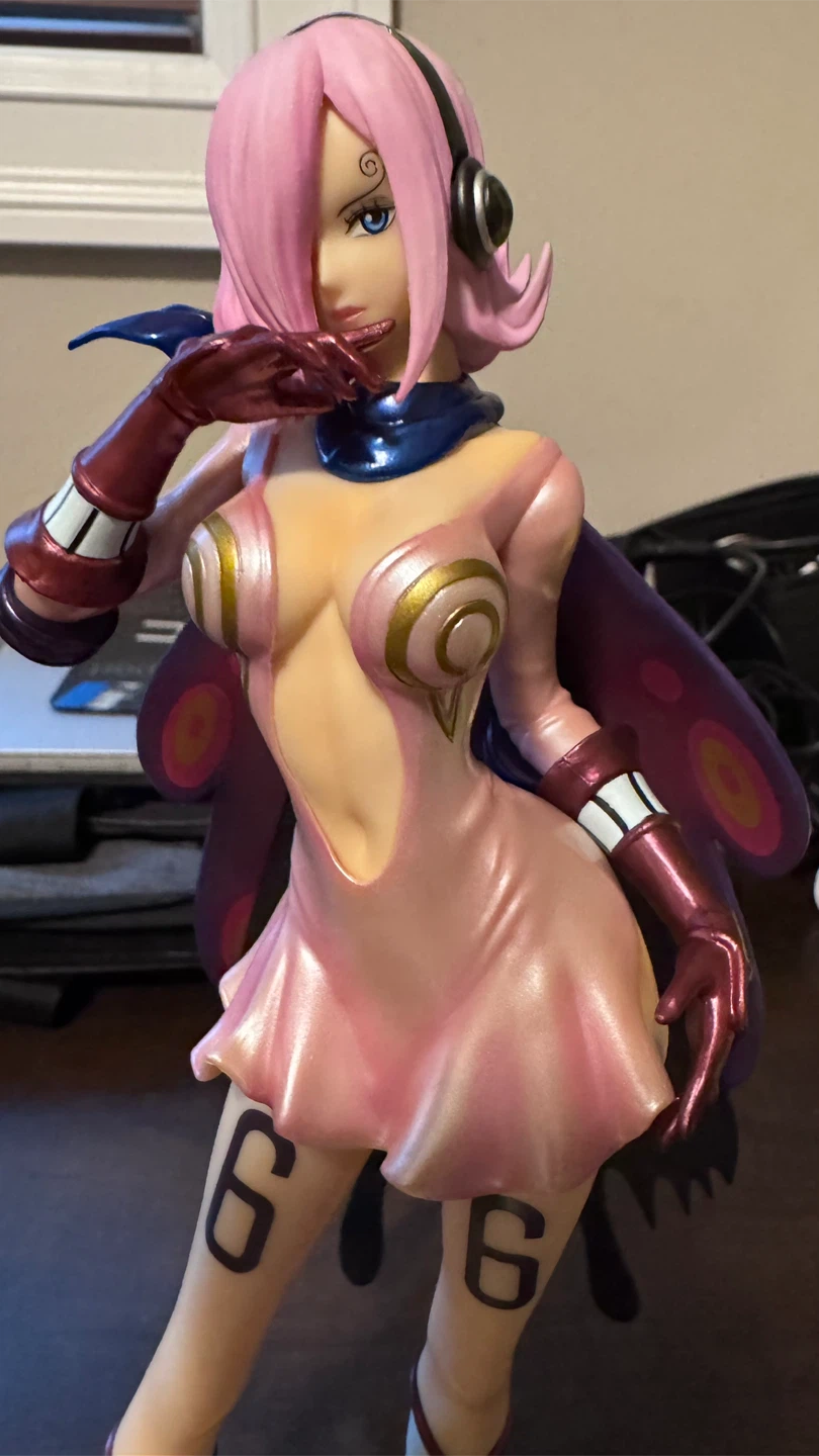 One Piece Vinsmoke Reiju Figure - photo 2