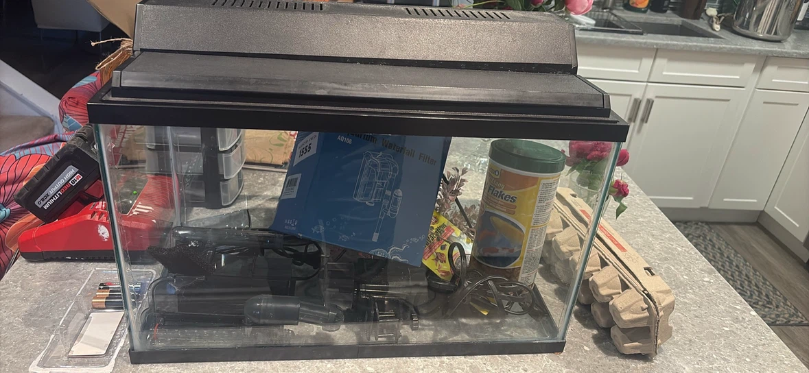 Aquarium 10 gallons with accessories