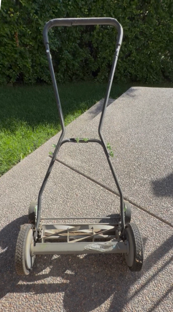Earthwise Manual Reel Mower