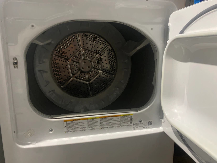 Hotpoint White Electric Dryer - photo 2