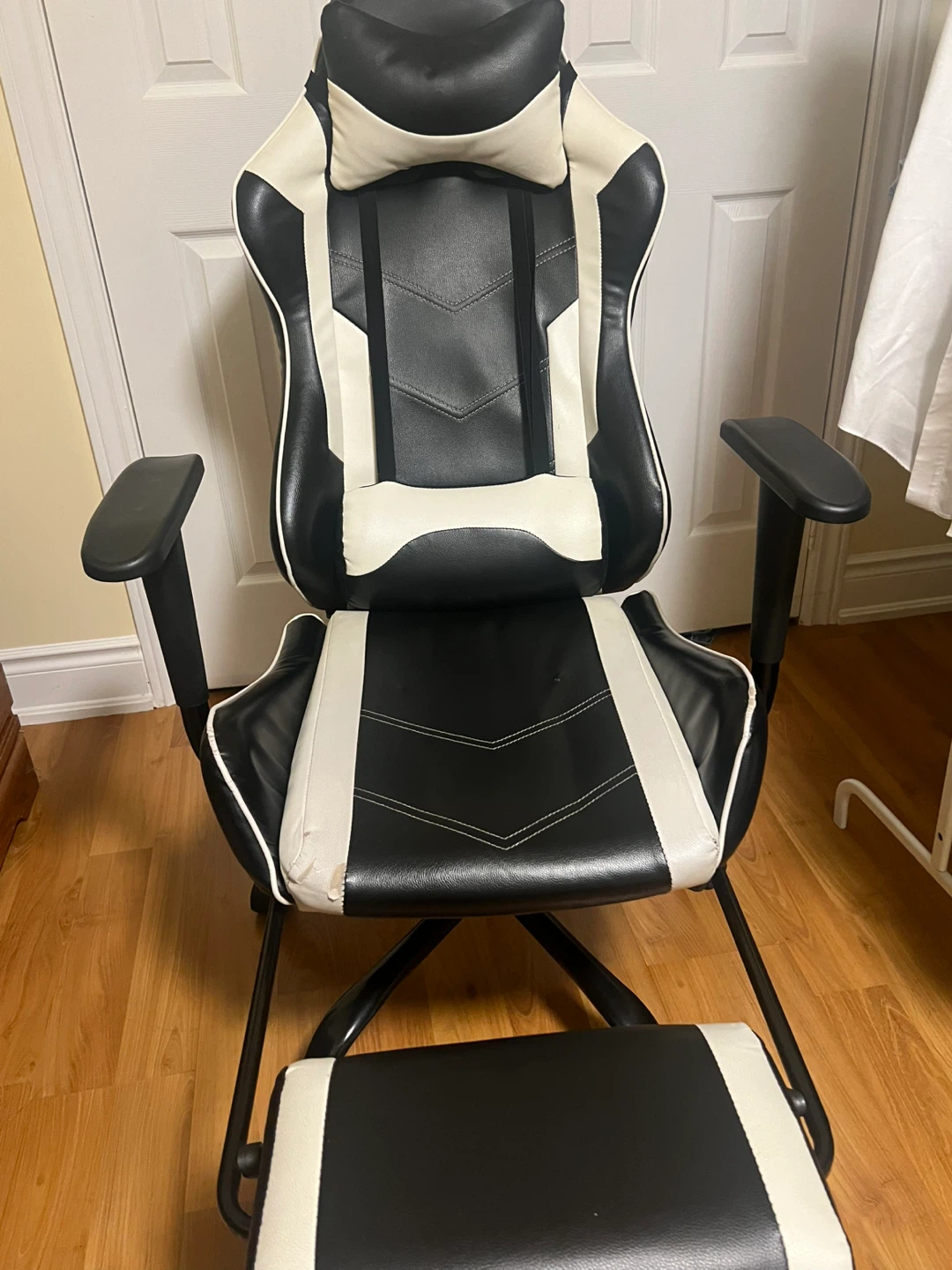 Black and White Gaming Chair with Footrest - photo 2