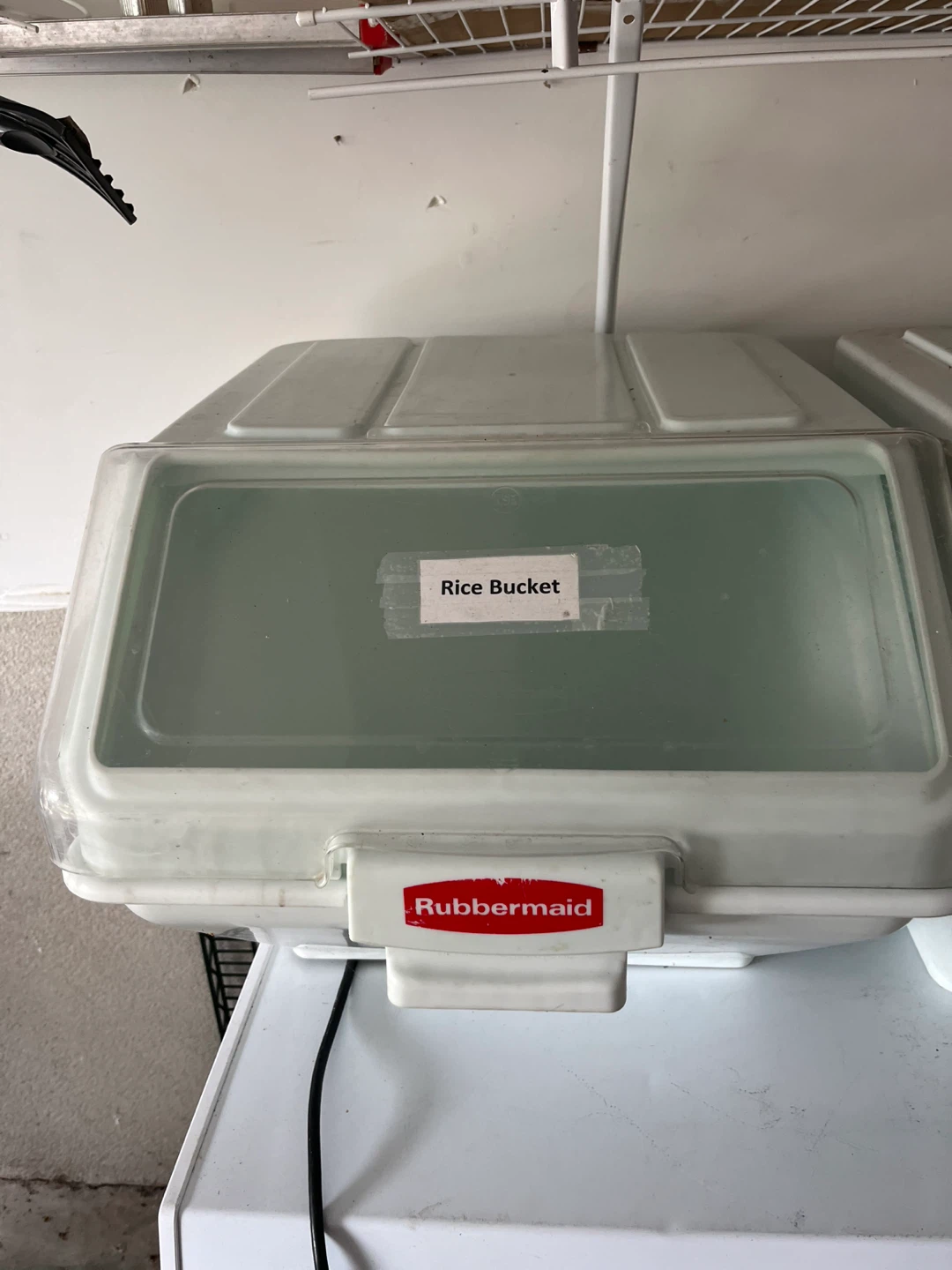 Rubbermaid Rice Bucket Food Storage Container - photo 2