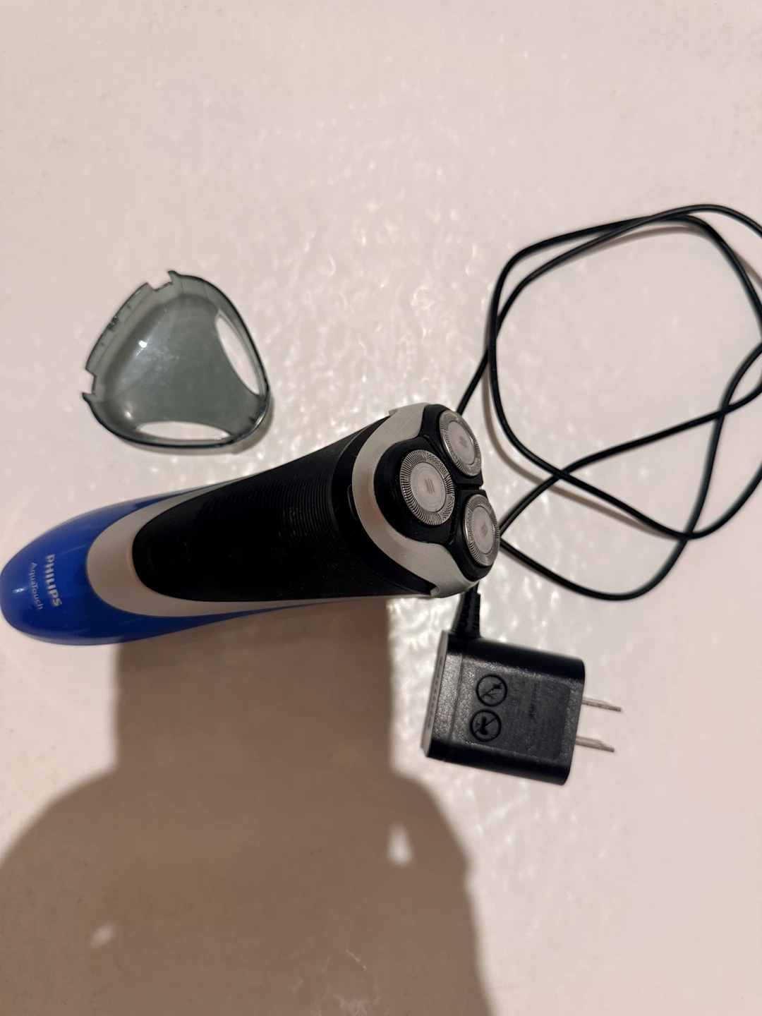 Philips Norelco Shaver with Charger - photo 3