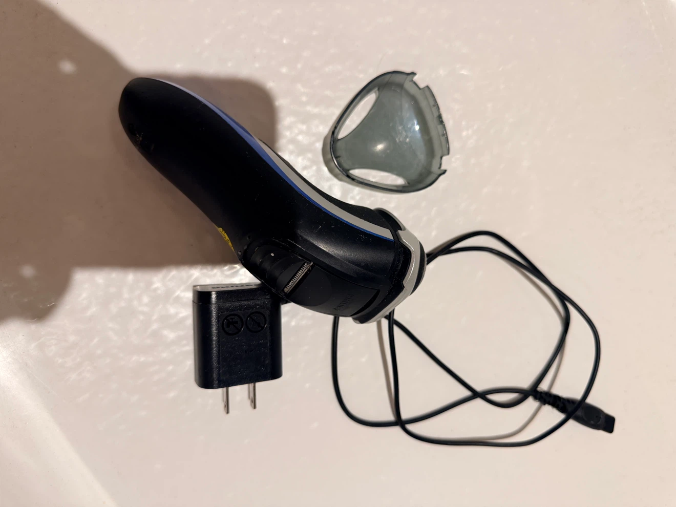 Philips Norelco Shaver with Charger - photo 4