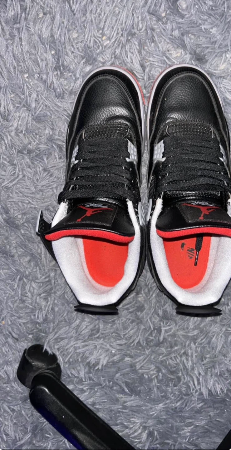 Nike Air Jordan 4 Retro Bred