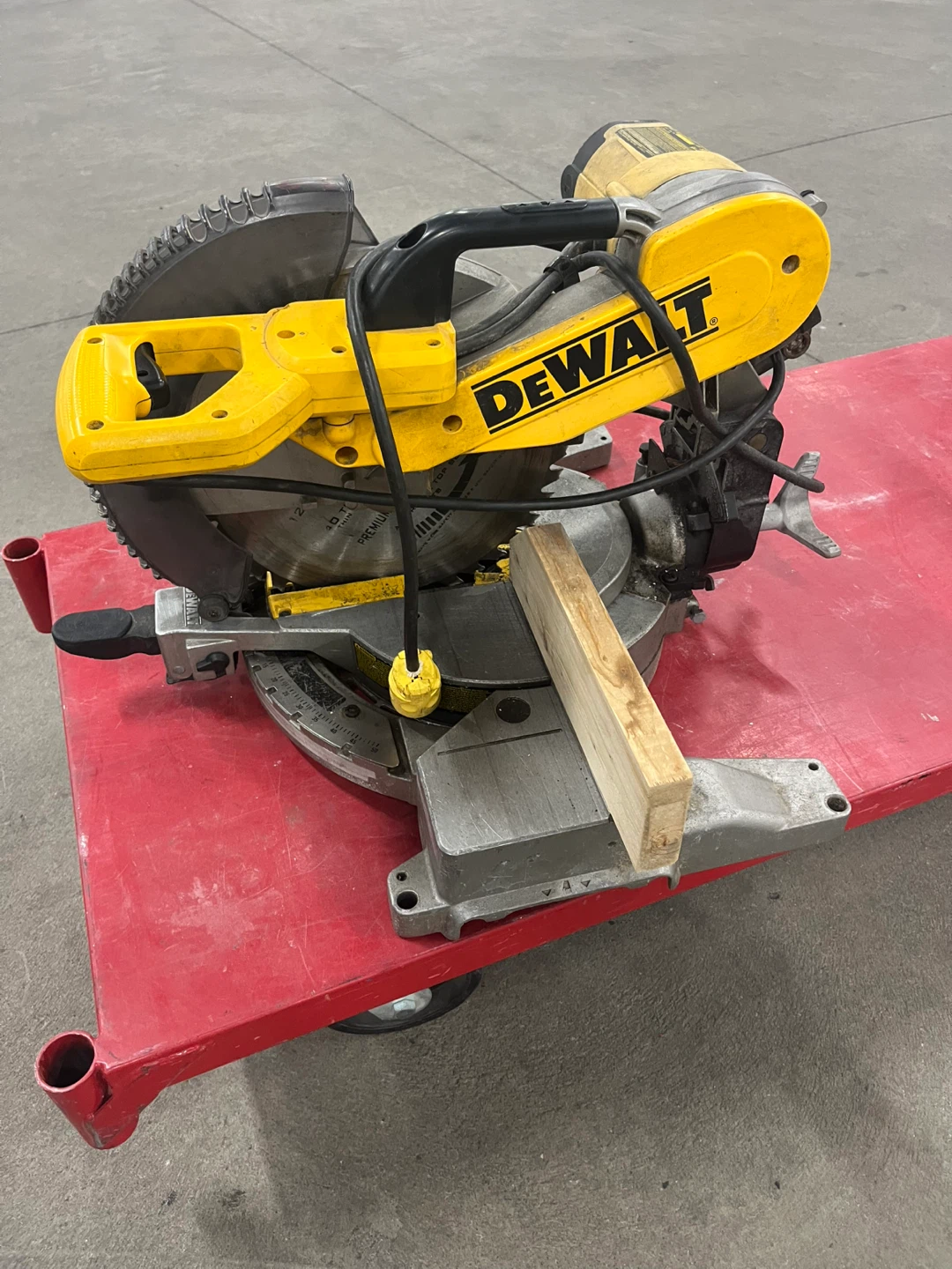 DEWALT DW716 Compound Miter Saw - photo 2