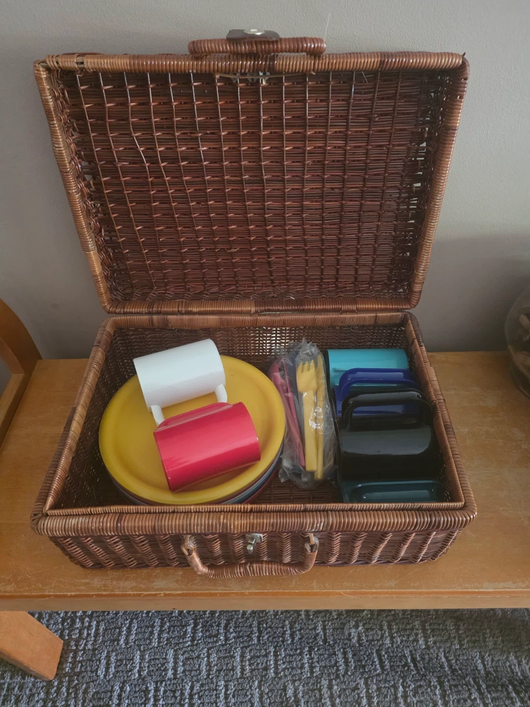 Wicker Picnic Basket Set - photo 2