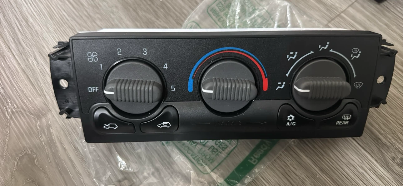 Front Climate Control Module for Chevrolet/GMC - photo 5